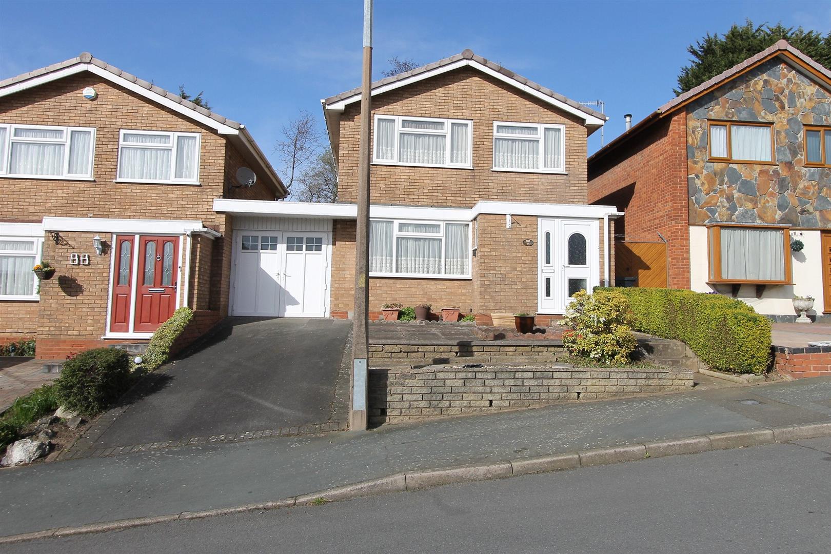 3 bed property in Long Innage, Halesowen